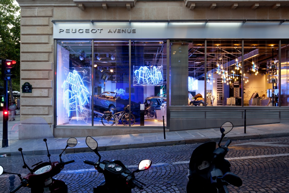 showroom Peugeot // Champs Elysées